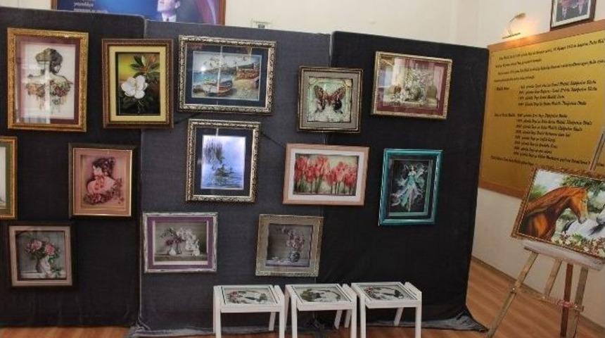 31 Yıllık Öğretmenliğini Sergiyle Taçlandırdı