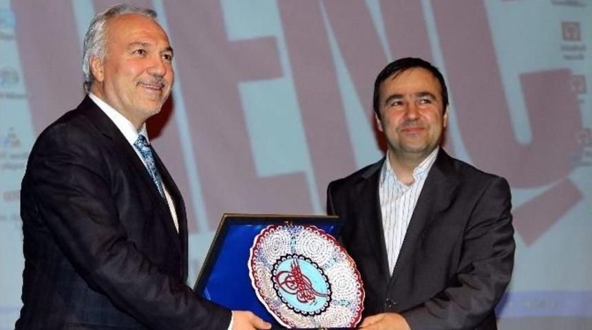 K&uuml;tahya&rsquo;da &rsquo;sosyal Medya İle İmtihanımız&rsquo; Konulu Konferans