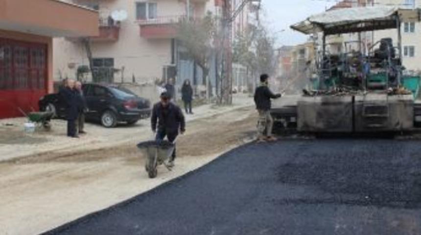 Kozcağız&rsquo;da Asfalt &Ccedil;alışmaları Devam Ediyor