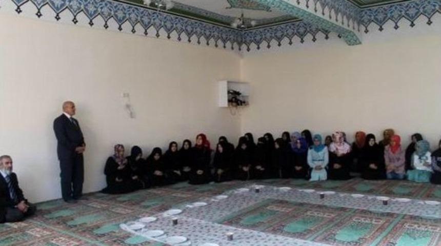 İl M&uuml;ft&uuml;s&uuml; Karatepe, Hafız Bayanlar İle Bir Araya Geldi