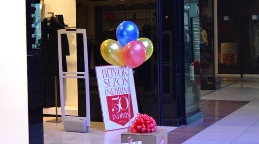 Yeşilyurt Avm&rsquo;de Mağazacılar G&uuml;n&uuml; Kutlaması