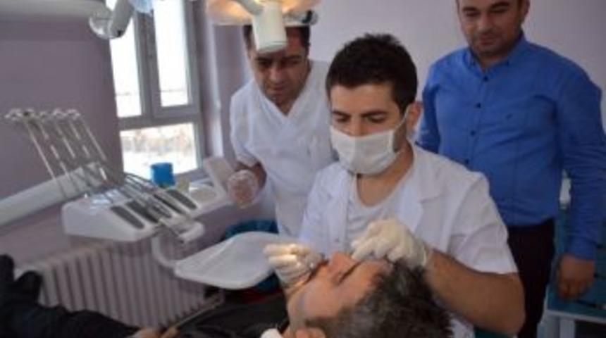 Tatvan&rsquo;da Her G&uuml;n 150 Hastaya Diş Tedavisi Uygulanıyor