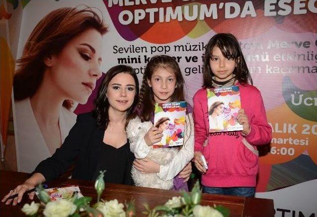 Adana’da Merve Özbey Rüzgarı Esti