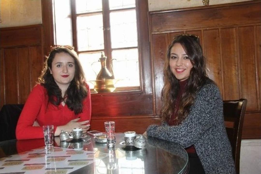 (&ouml;zel Haber) M&uuml;ze Gibi Kıraathane