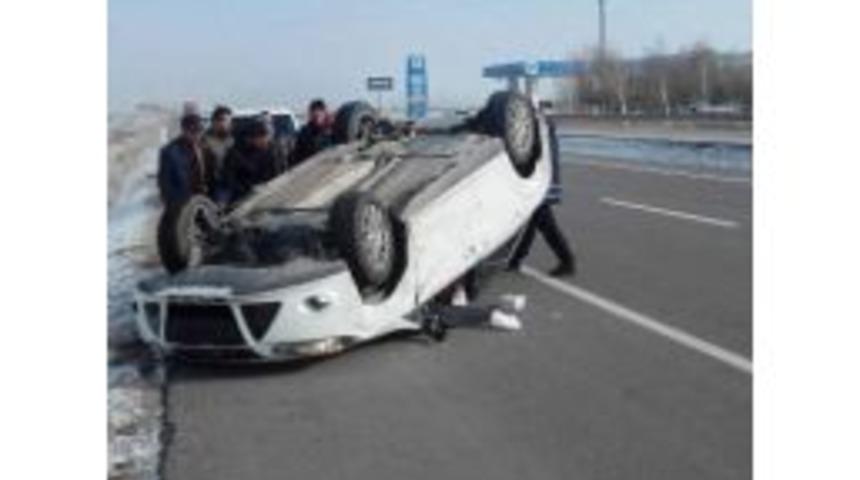 Aşkale&rsquo;de Trafik Kazası: 2 Yaralı