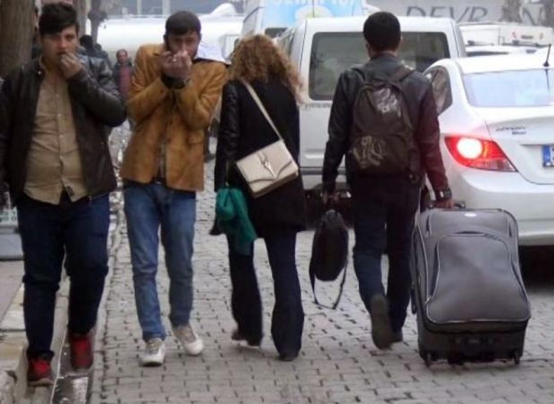 &Ouml;ğretmenler Silopi&rsquo;yi Terk Ediyor