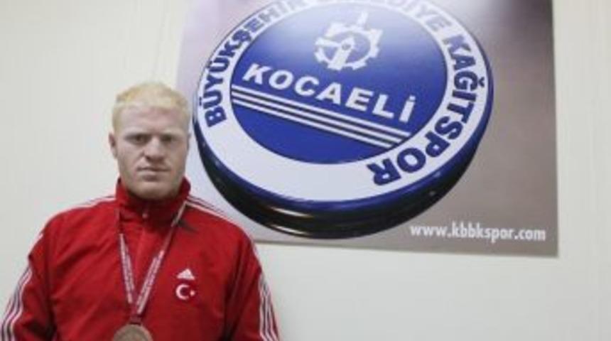 Kağıtspor&rsquo;dan Rio&rsquo;ya İkinci Vize