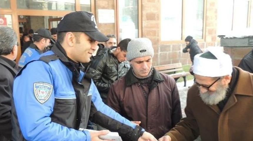 Vatandaş Dolandırıcılık Konusunda Bilin&ccedil;lendiriliyor