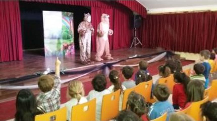 G&uuml;ler&ccedil;in&rsquo;den Minik &Ouml;ğrencilere Tiyatro