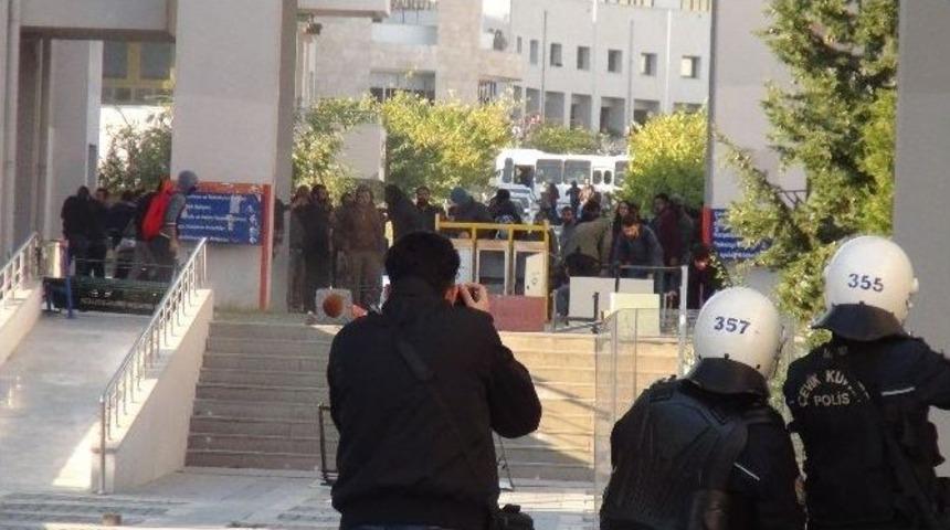 Mersin &Uuml;niversitesi&rsquo;ndeki Olaylı G&ouml;steriye 4 Tutuklama