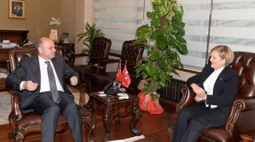 T&uuml;rk Kadınlar Birliği Y&ouml;netiminden Vali &Ccedil;akacak&rsquo;a Ziyaret