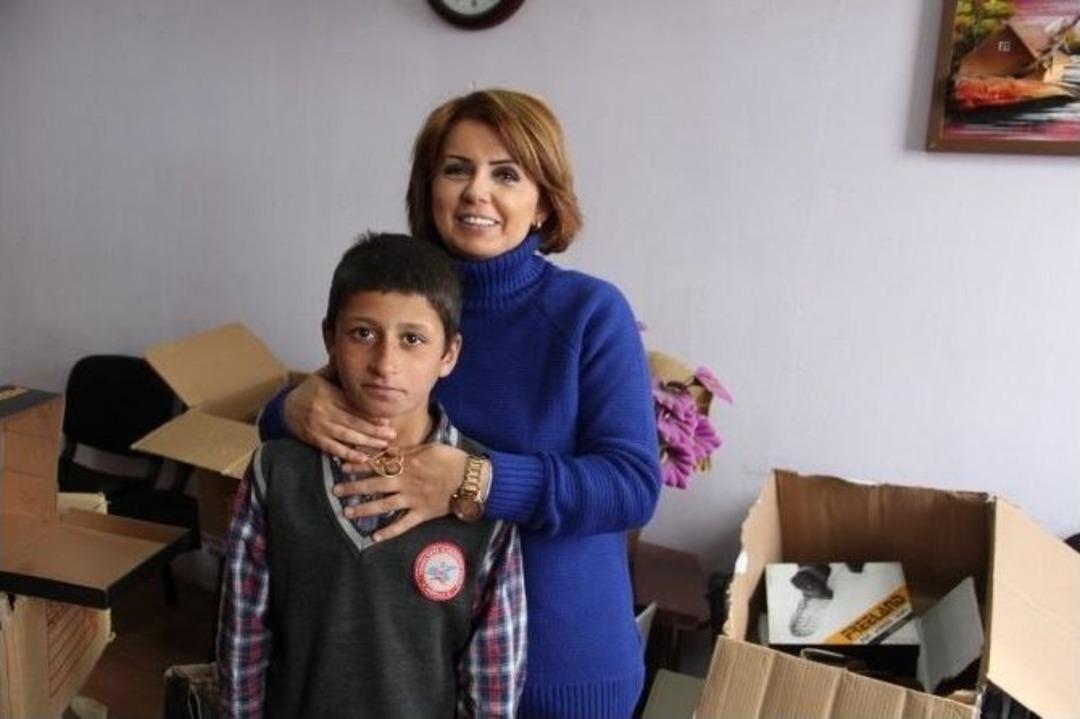 İstanbul&rsquo;dan Başkale&rsquo;ye Yardım Eli