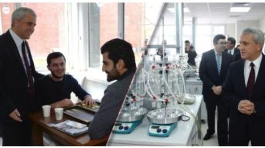 Eczacılık Fak&uuml;ltesi Yenilendi