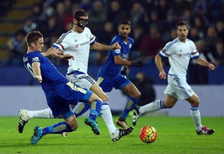 Chelsea'nin "Kedi" lakaplı efsane kalecisi Peter Bonetti, hayatını kaybetti G5