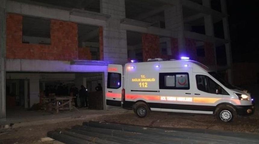 Emekli Polis Memuru &Ccedil;alıştığı İnşaattan D&uuml;şerek Can Verdi