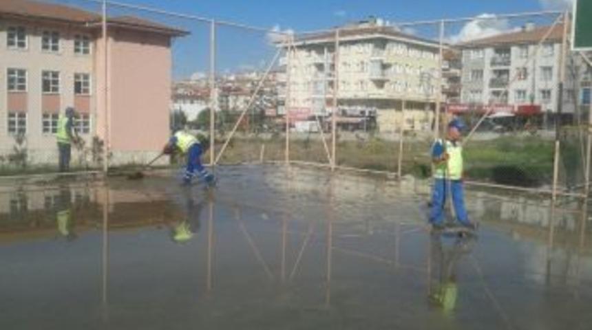Ke&ccedil;i&ouml;ren&rsquo;de Okul Bah&ccedil;eleri De Tertemiz