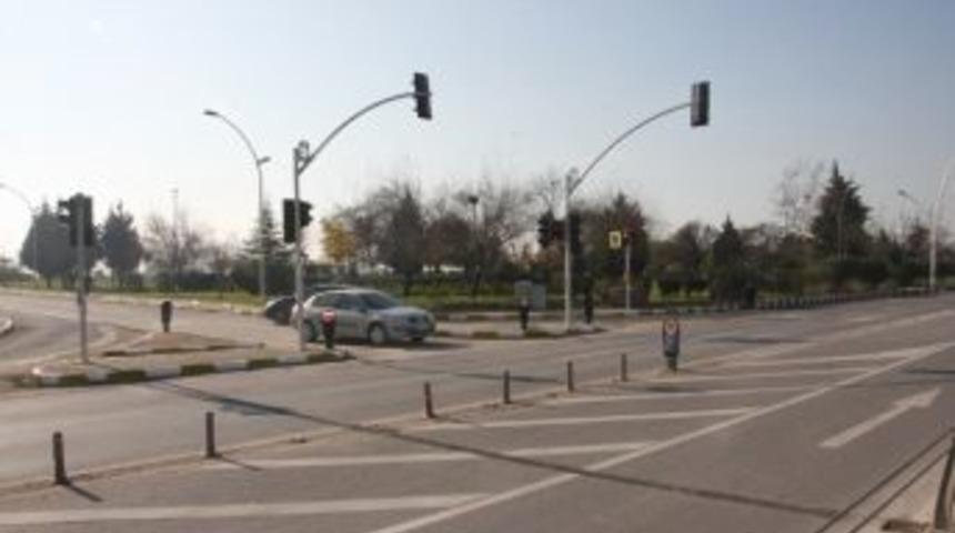 Otopark Girişindeki Sinyalize Kavşak Tamamlandı
