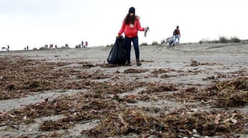 &Ouml;ğrenciler Deltada Temizlik Yaptı