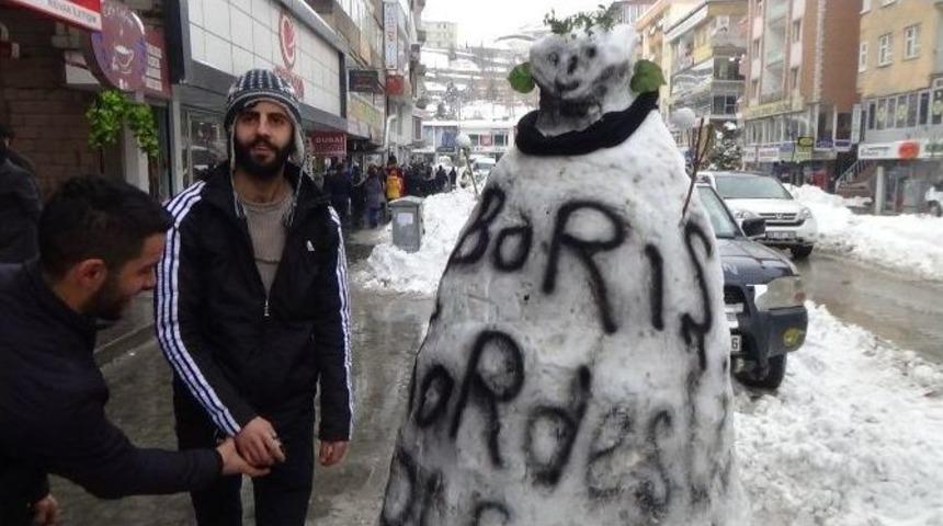 Hakkari&rsquo;de Kardan Adamlı Barış Mesajı