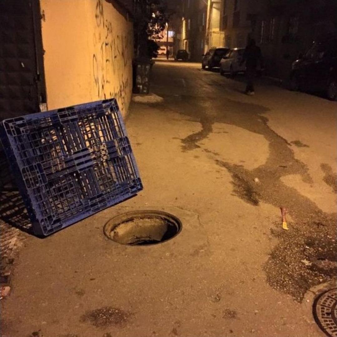 (&ouml;zel Haber) R&ouml;gar Kapağı Hırsızları Kameraya Yakalandı