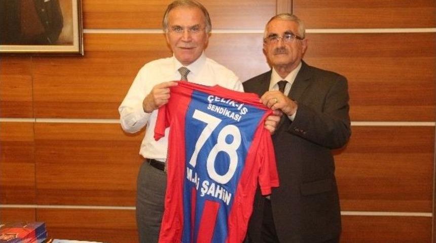 Karab&uuml;kspor Y&ouml;netiminden Şahin Ve Uysal&rsquo;a Ziyaret