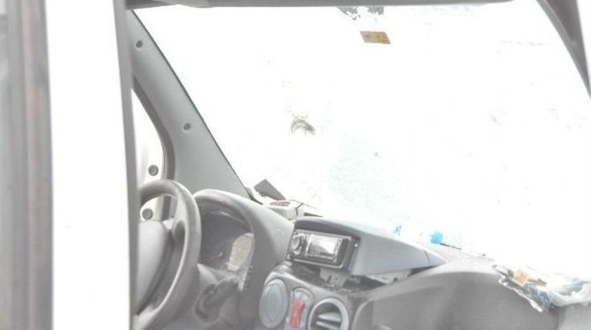 Afyonkarahisar&rsquo;da Trafik Kazası: 2 Ağır Yaralı