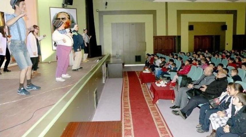 Aziziye Belediyesi &Ccedil;ocukları Tiyatro İle Buluşturdu&hellip;