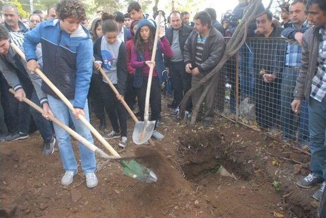 Fethiye, Esra’ya Ağladı