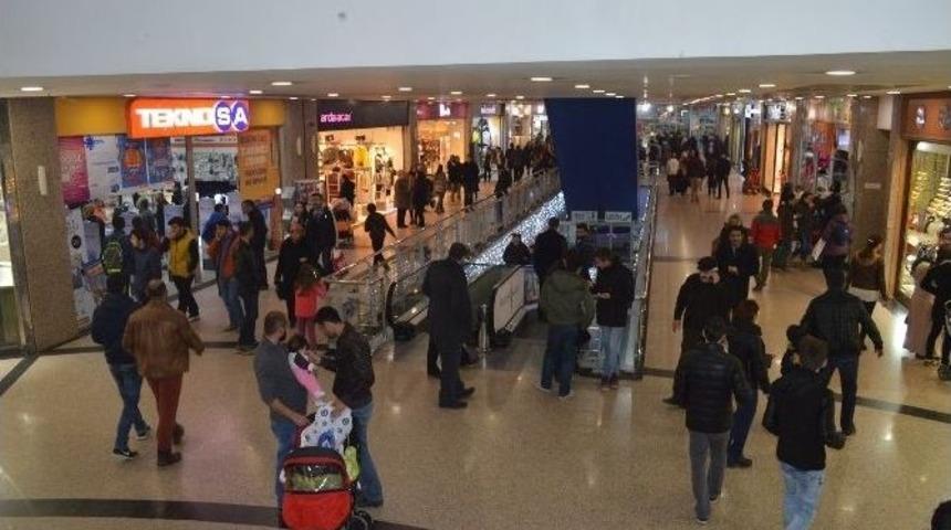 Barut&ccedil;uoğlu Avm Genel M&uuml;d&uuml;r&uuml; &Ccedil;aycı: