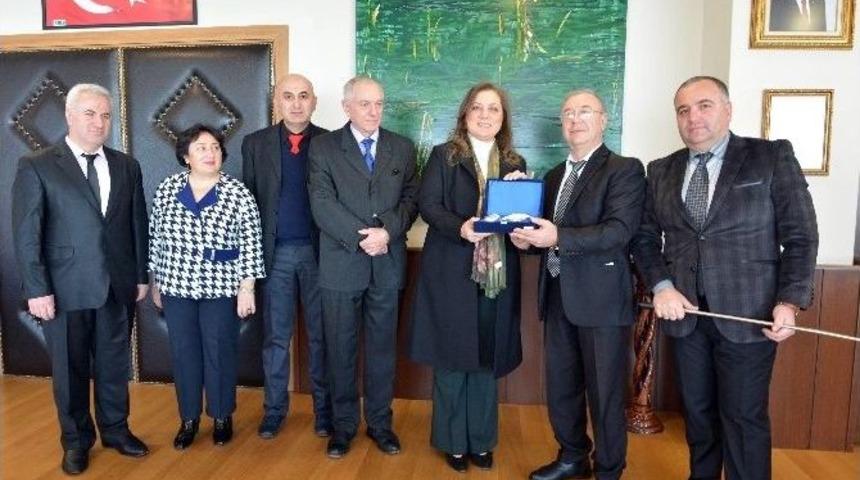 G&uuml;rcistan Heyeti Rekt&ouml;r&uuml; Ziyaret Etti