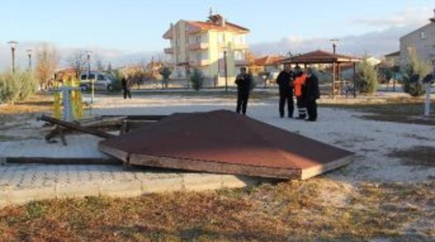 Cihanbeyli&rsquo;de Parklara Zarar Veriliyor