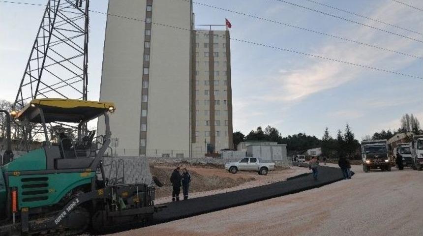 Kyk Binası &Ouml;n&uuml; Sıcak Asfalt &Ccedil;alışması