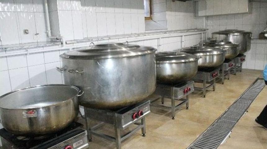 &Ouml;ğrmetnevi G&uuml;nl&uuml;k 4 Bin Kişiye Yemek Hizmeti Veriyor