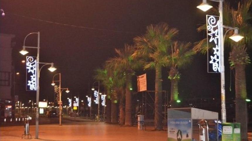 Ayvalık 2016&rsquo;yı Işıklarla Karşılamaya Hazırlanıyor