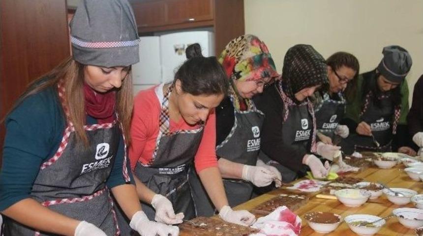 Esmek Mutfak St&uuml;dyosunda &Ccedil;ikolata Kursu A&ccedil;ıldı