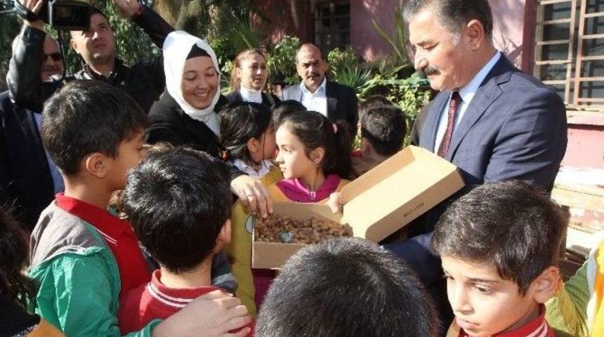 Başkan Tuna, Öğrencilerle Meşe Palamudu Dikti