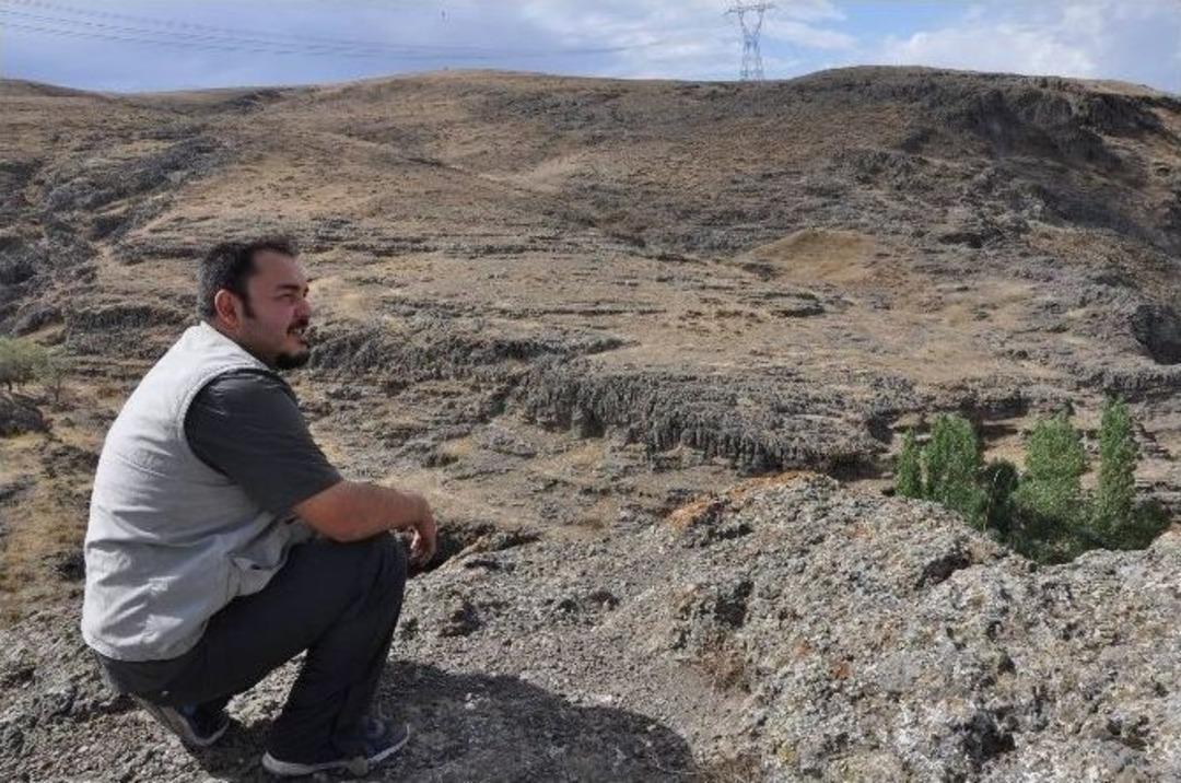 Medeniyetler Arazi De Kaldı