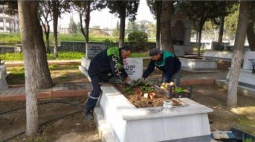 K&ouml;rfez Şehitlikleri Bakımdan Ge&ccedil;ti