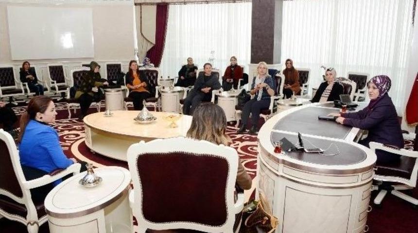 İzmirli Kadınlardan Başkan Toru&rsquo;ya Destek