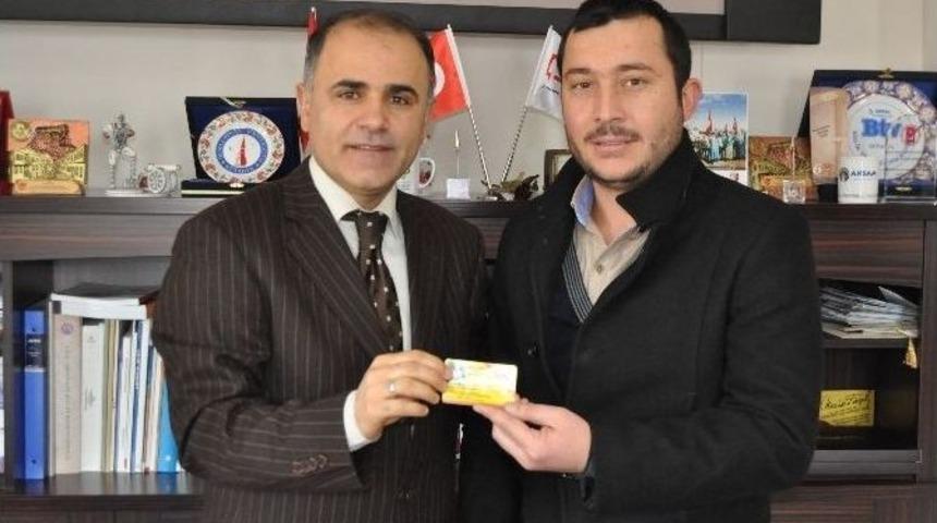 Afyonkarahisar&rsquo;da G&ouml;rev Yapan 5 Gazeteci Sarı Basın Kartı Aldı