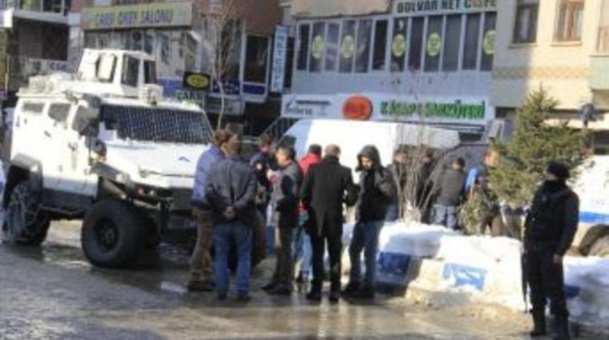 Arıza Yapan Zırhlı Ara&ccedil; Trafiği Alt &Uuml;st Etti