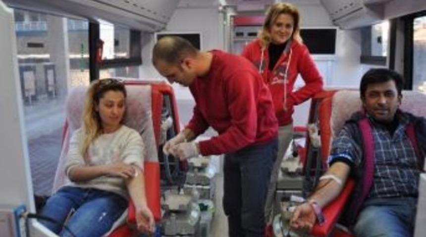 Korkuteli&rsquo;nde 1 Haftada 412 &Uuml;nite Kan Toplandı