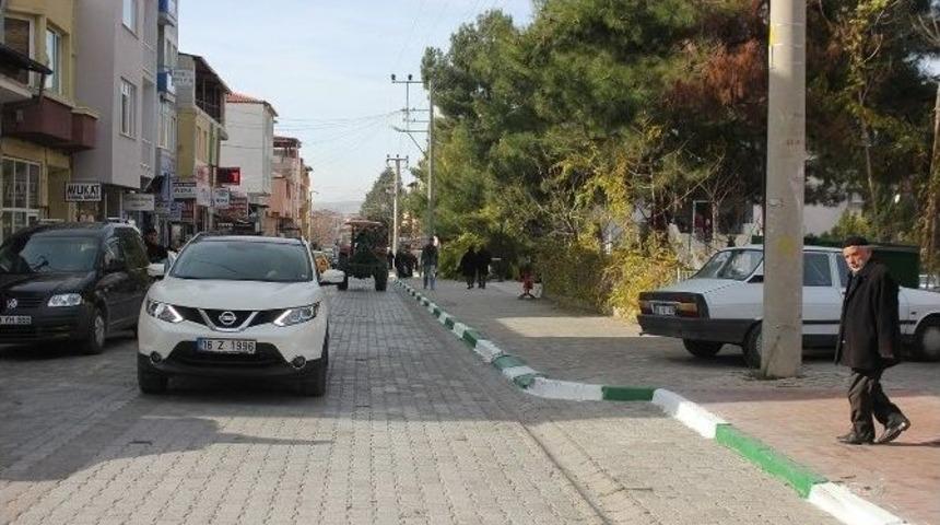 Dinar&rsquo;da T&uuml;m Bord&uuml;rler Yeşil Beyaz