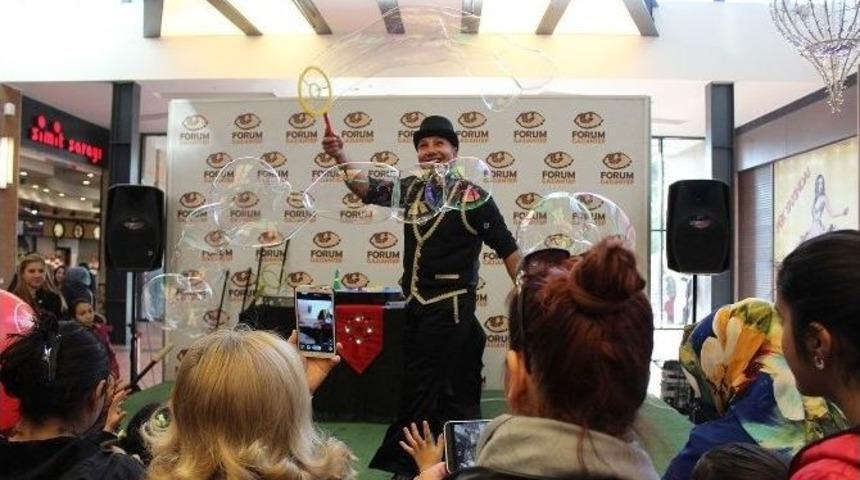 Forum Gaziantep&rsquo;te D&uuml;zenlenen Bubble Show B&uuml;y&uuml;k İlgi G&ouml;rd&uuml;