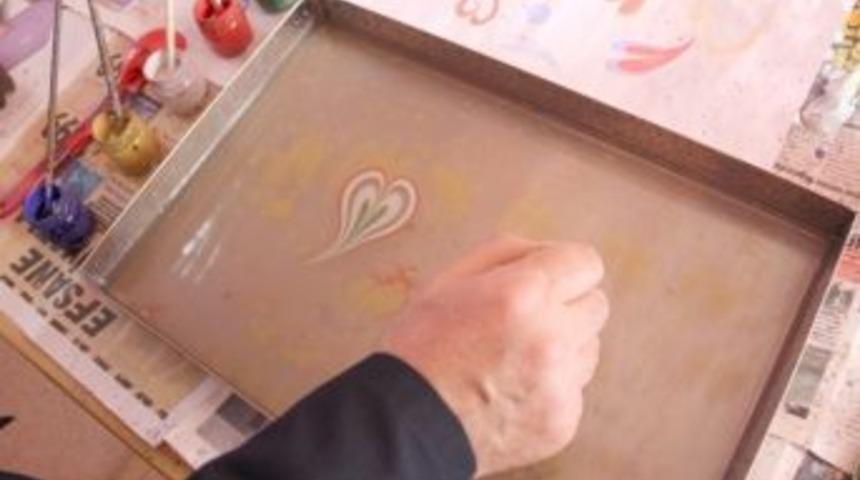 Afyonkarahisar Toplum Ruh Sağlığı Merkezi&rsquo;de Ebru Sanatı Terapisi