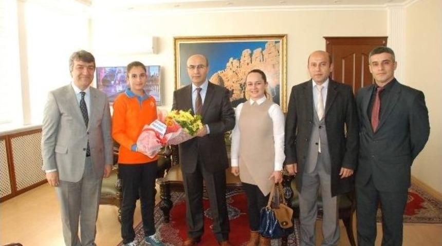 Mevlana Ortaokulu&rsquo;ndan Vali Demirtaş&rsquo;a Teşekk&uuml;r Ziyareti