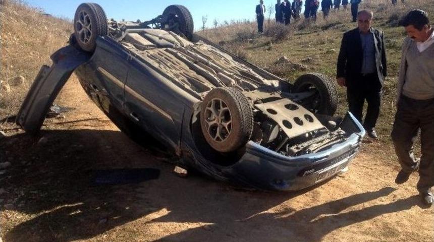 Otomobil İle Trakt&ouml;r &Ccedil;arpıştı