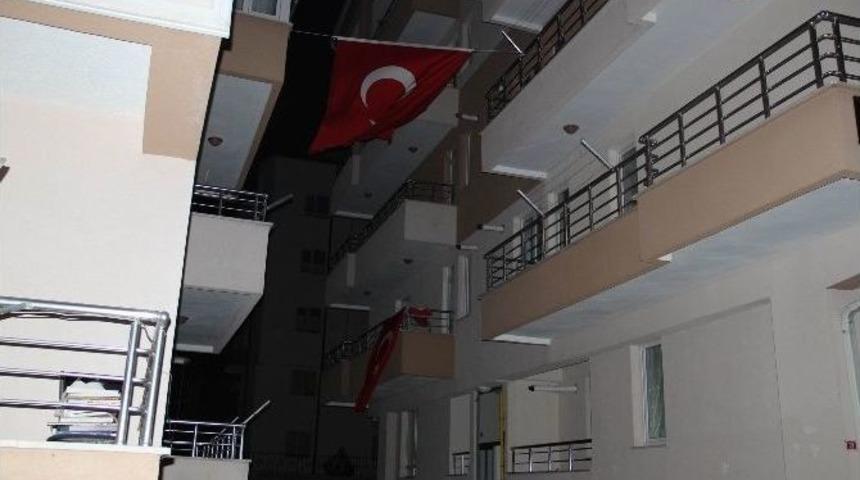 Şehit Polis Yazanel&rsquo;in Sivas&rsquo;taki Evinde Yas Var