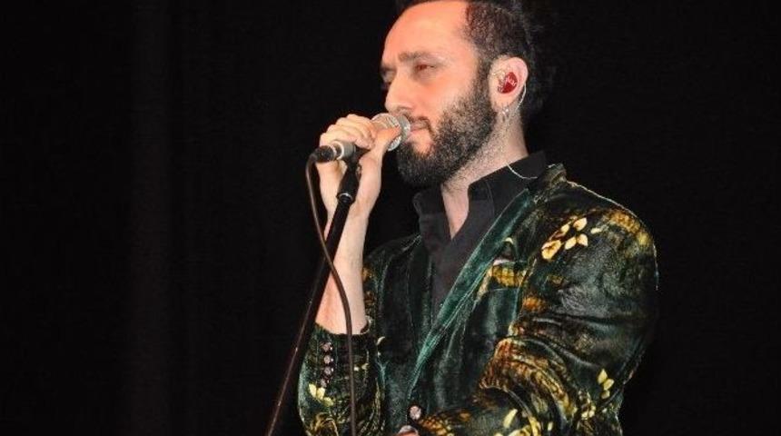 Mabel Matiz R&uuml;zgarı Gebze&rsquo;de Esti