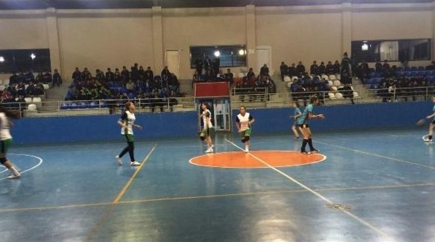 Tatvan, Hentbol Grup Yarışmalarına Ev Sahipliği Yapıyor